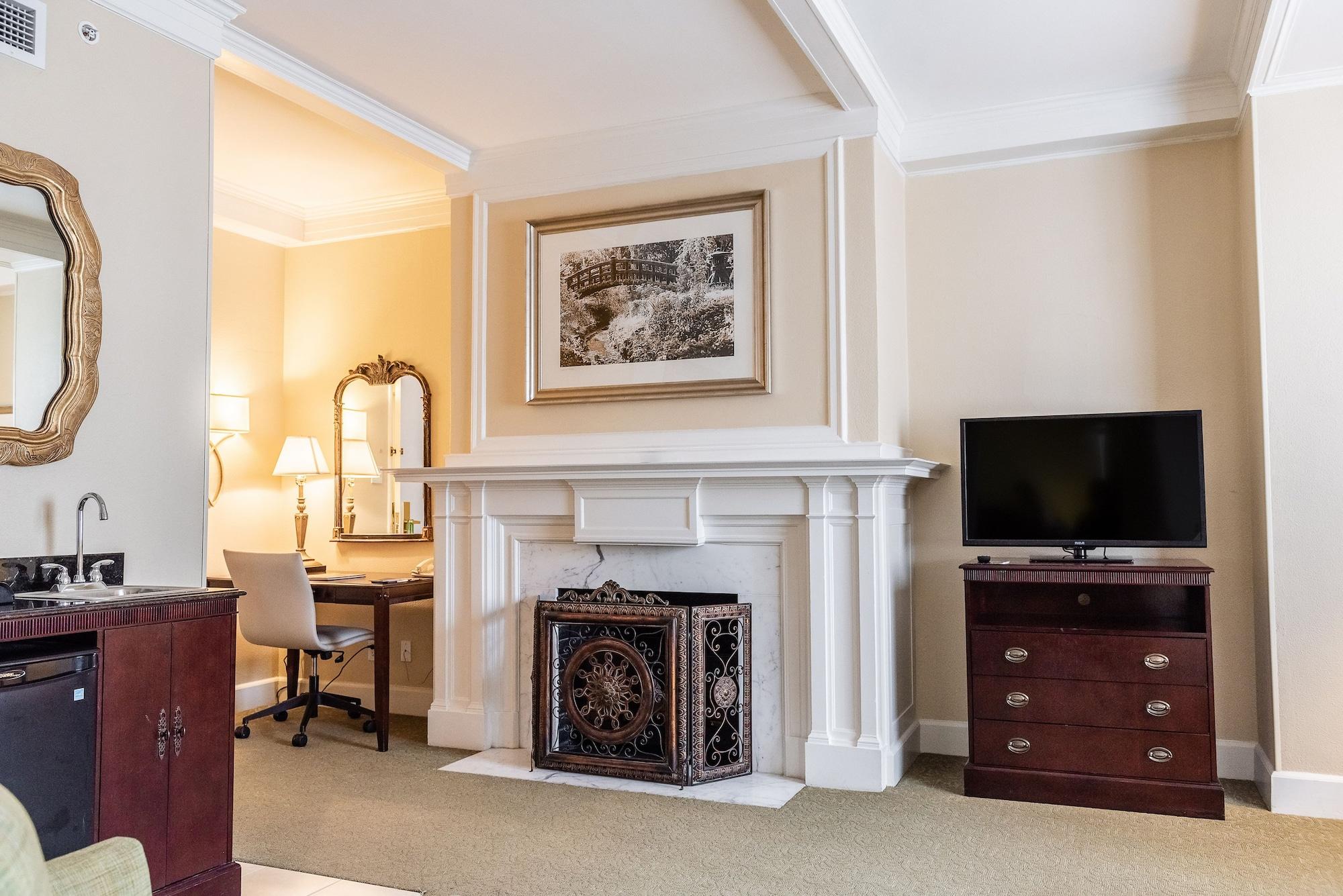 Hampton Inn & Suites Birmingham-Downtown-Tutwiler Екстер'єр фото