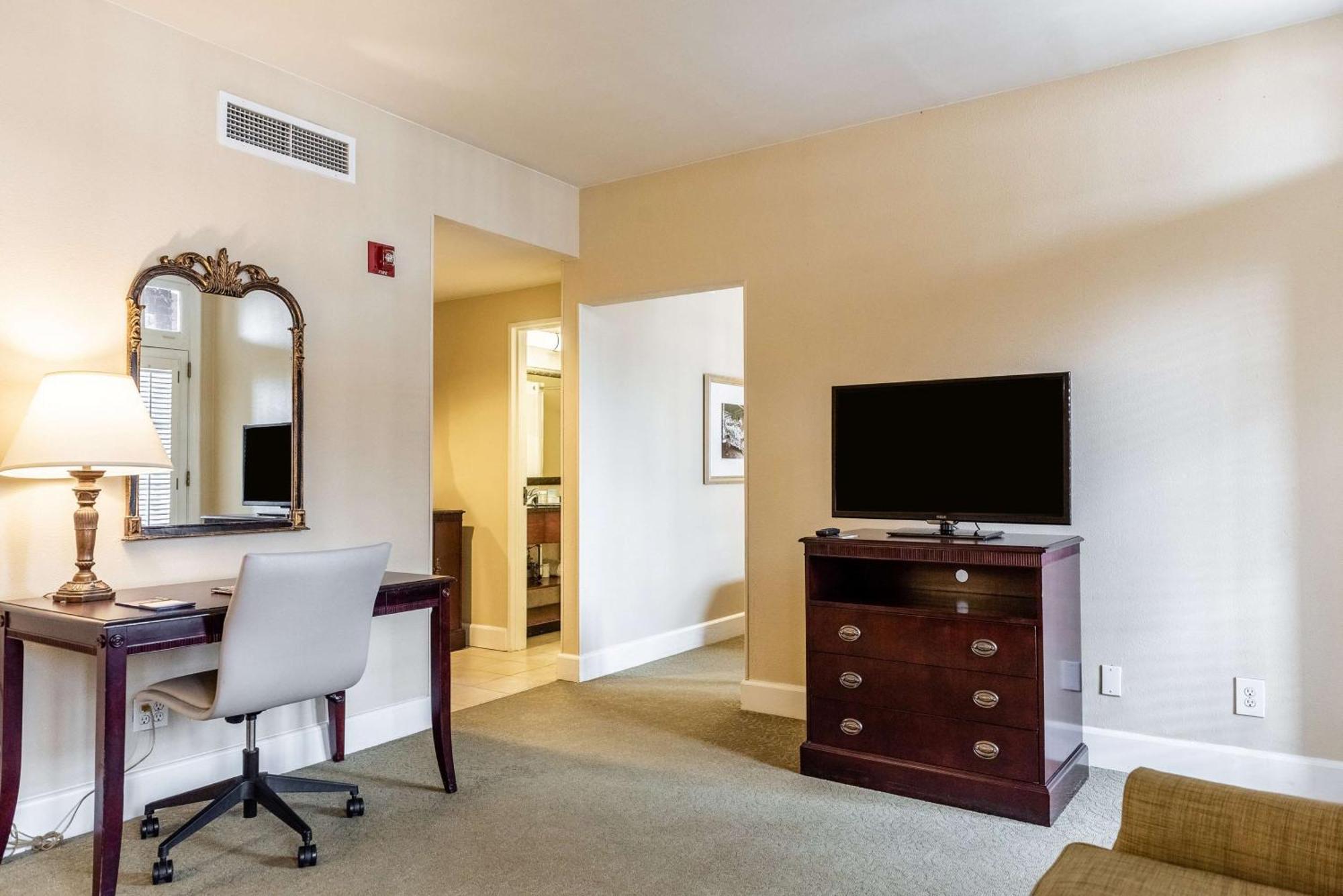 Hampton Inn & Suites Birmingham-Downtown-Tutwiler Екстер'єр фото